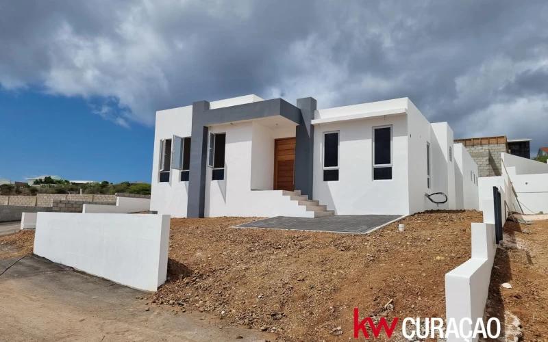LAST New construction bungalow near Mambo Beach — photo 3