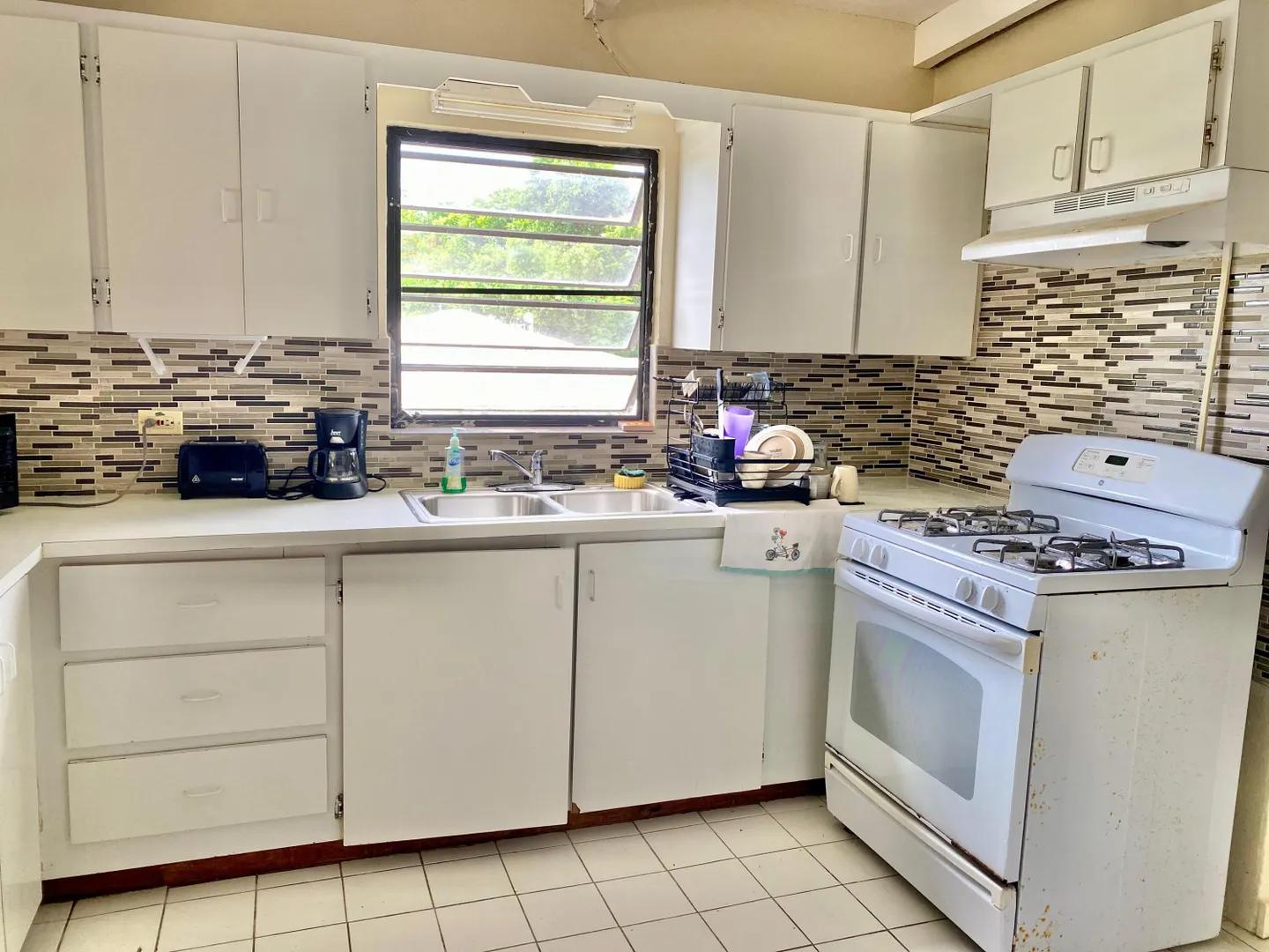 Beautifully Renovated & Fully Furnished 3BR/2BA Home for Rent in Christiansted — photo 4
