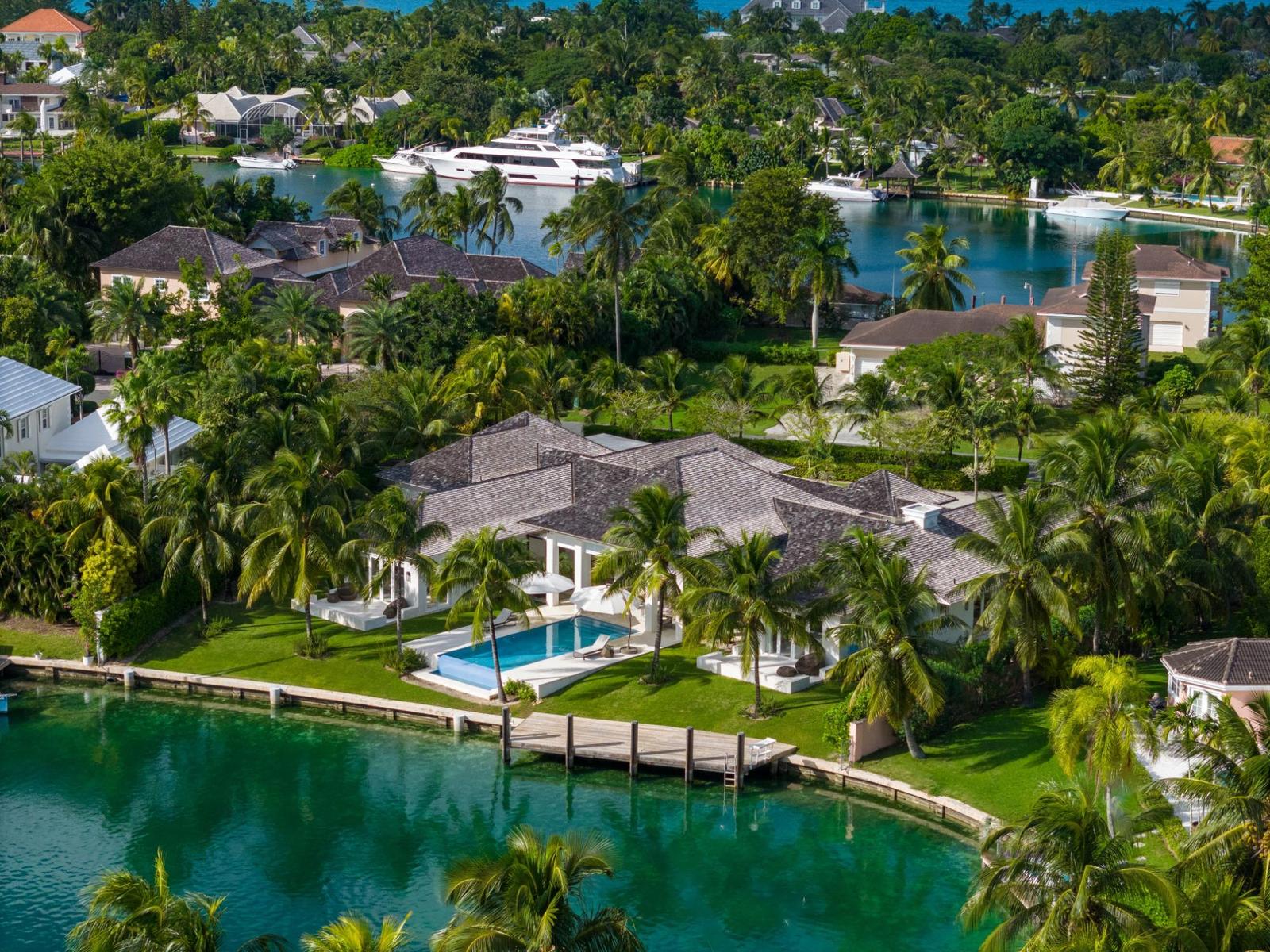 7 Bedroom Residence for Sale in Lyford Cay, Nassau — photo 3