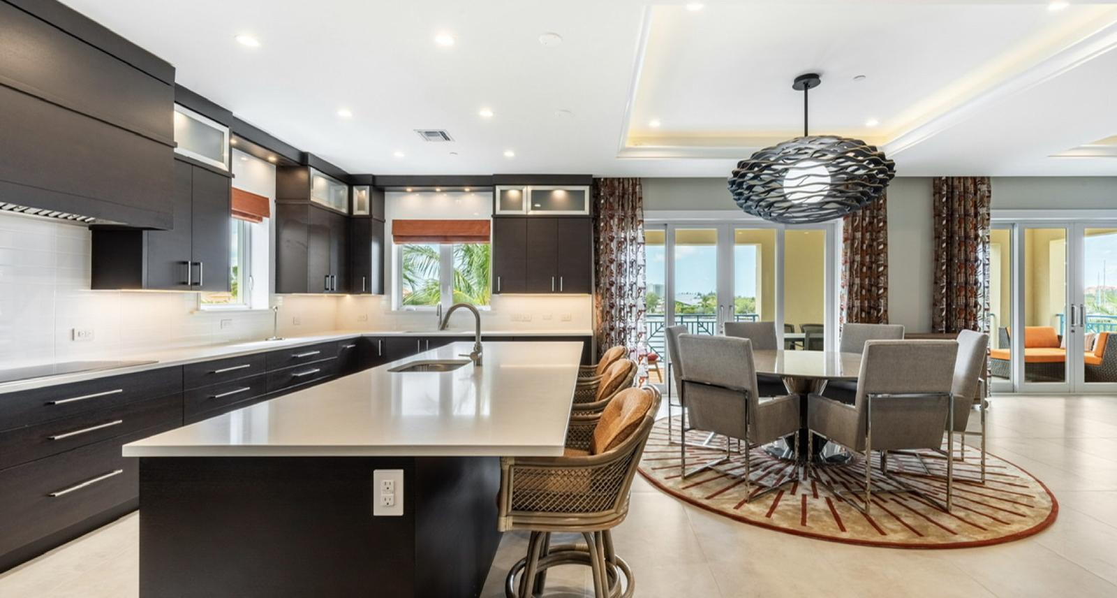 Truly unique, custom built residence — photo 1