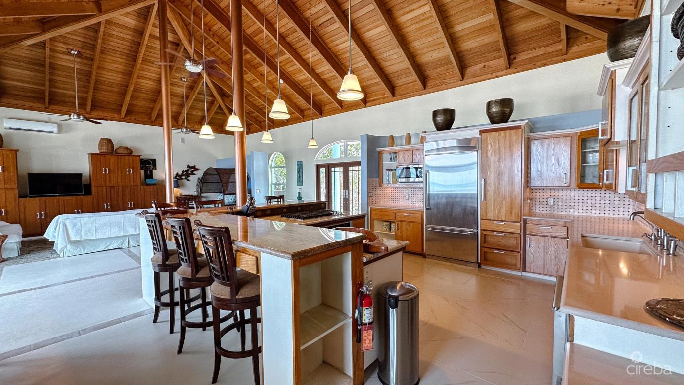 5 bedroom property for sale — Little Cayman Beachfront Home With — photo 5