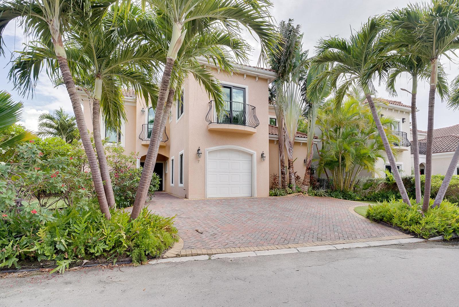 4 Bedroom Home for Sale, Cypress Pointe, West Bay, Grand Cayman — photo 1