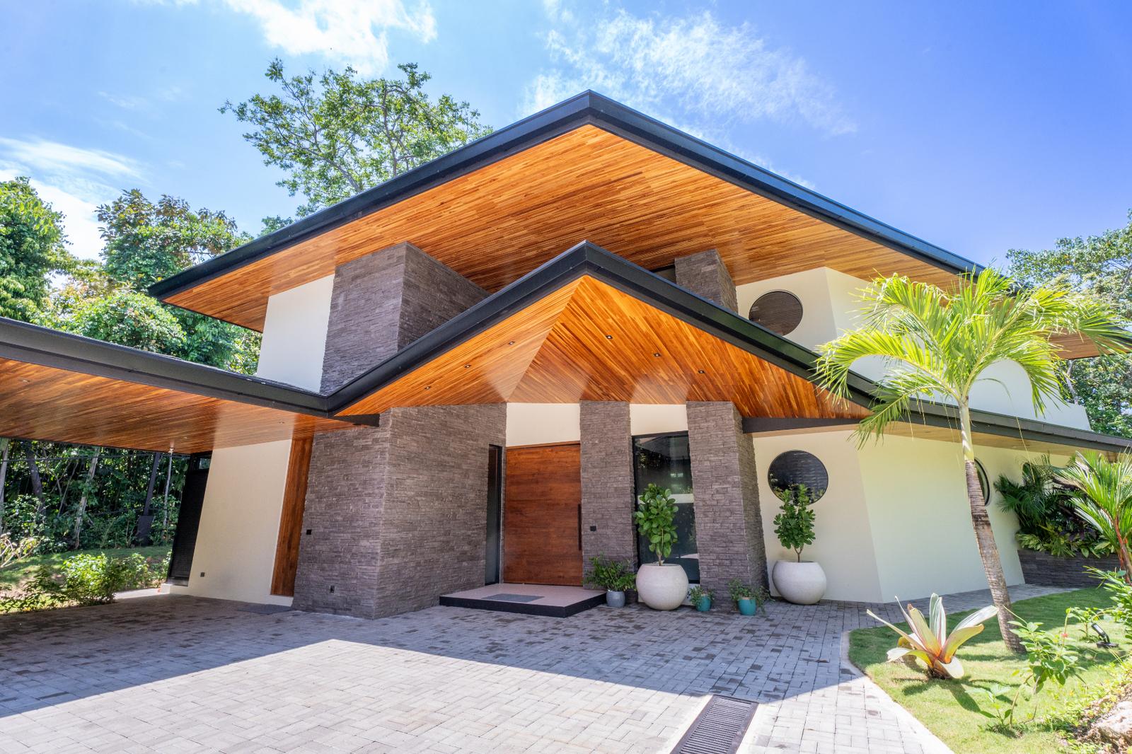 8 Bedroom Luxury Home for Sale, La Reserva, Manuel Antonio, Costa Rica — photo 2