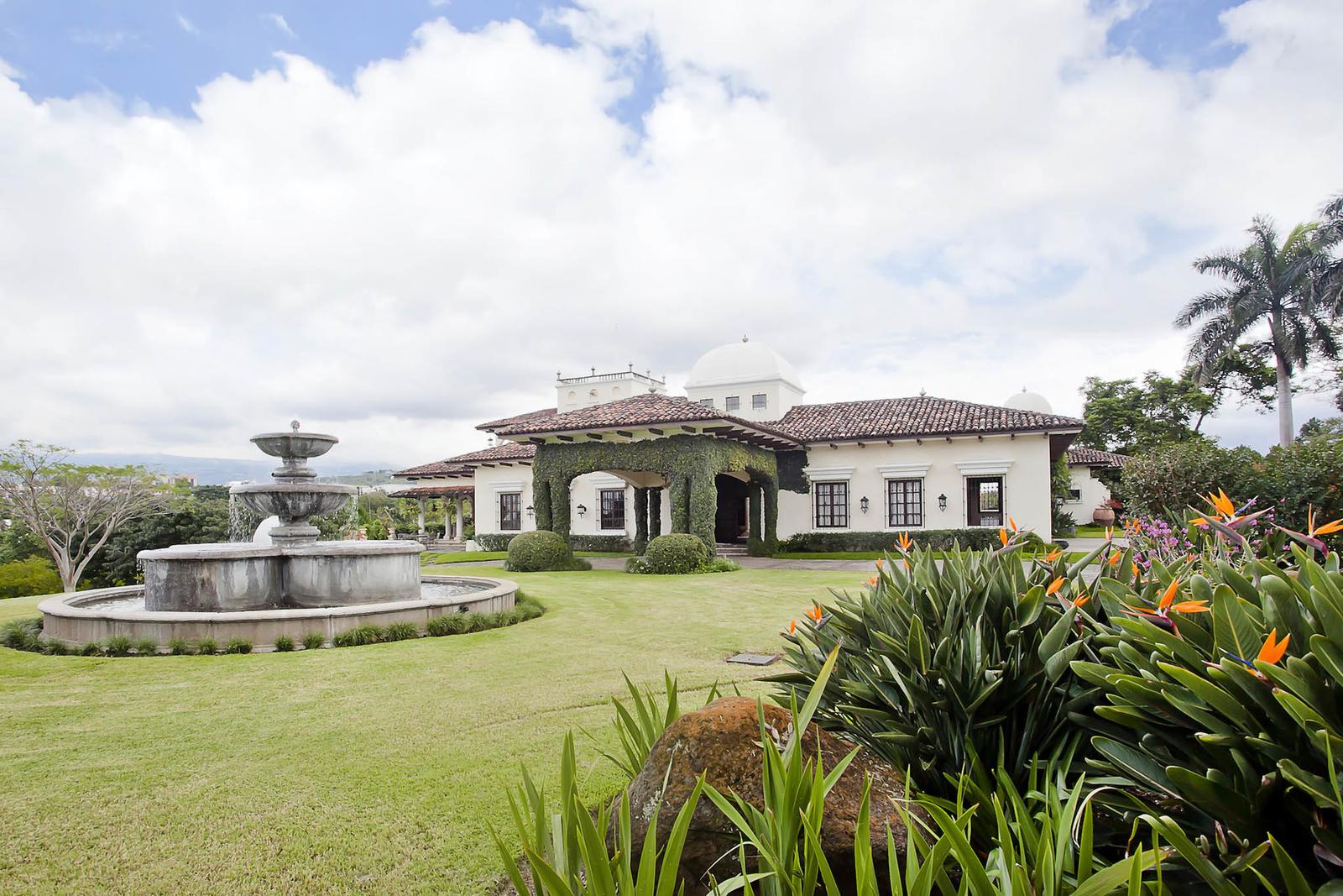 7 Bedroom Equestrian Estate for Sale, Heredia, Costa Rica — photo 2