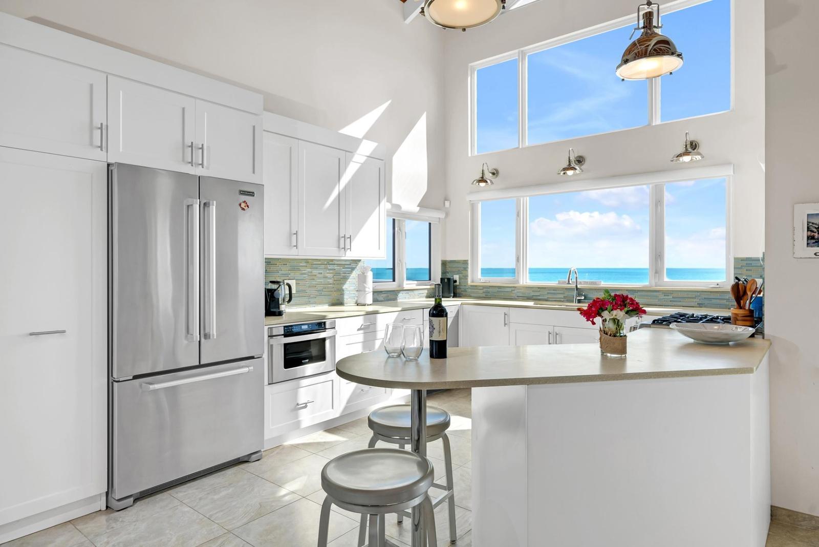 3-bedroom beachfront villa in Turtle Tail — photo 4