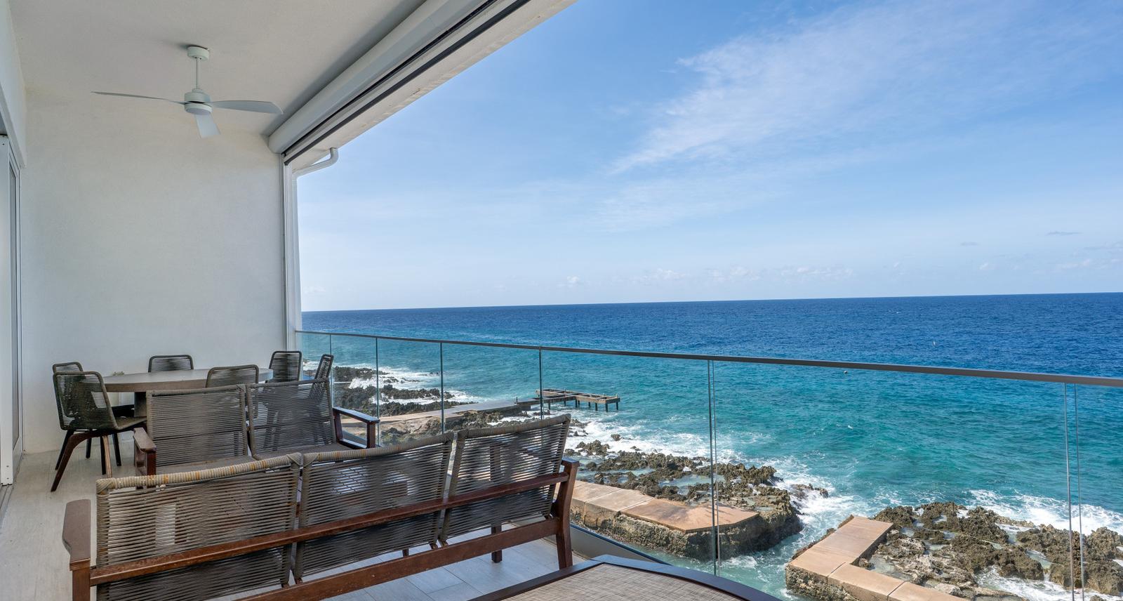 Top Floor Corner Penthouse with Seafront Views in West Bay Beach West, Cayman Islands — photo 4