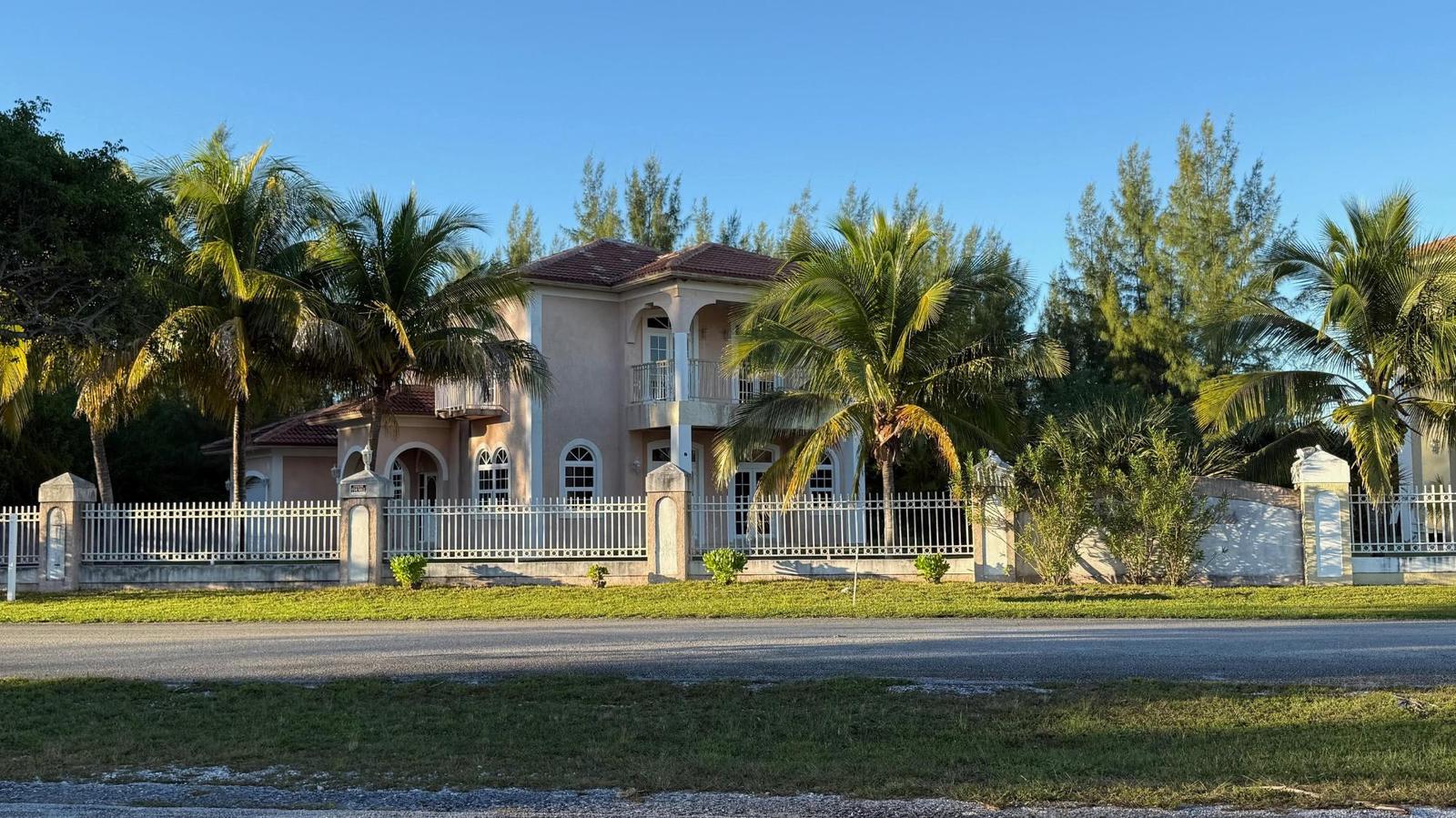 4 Bedroom Residence for Sale at 2 Fortune Bay Drive, Grand Bahama — photo 5