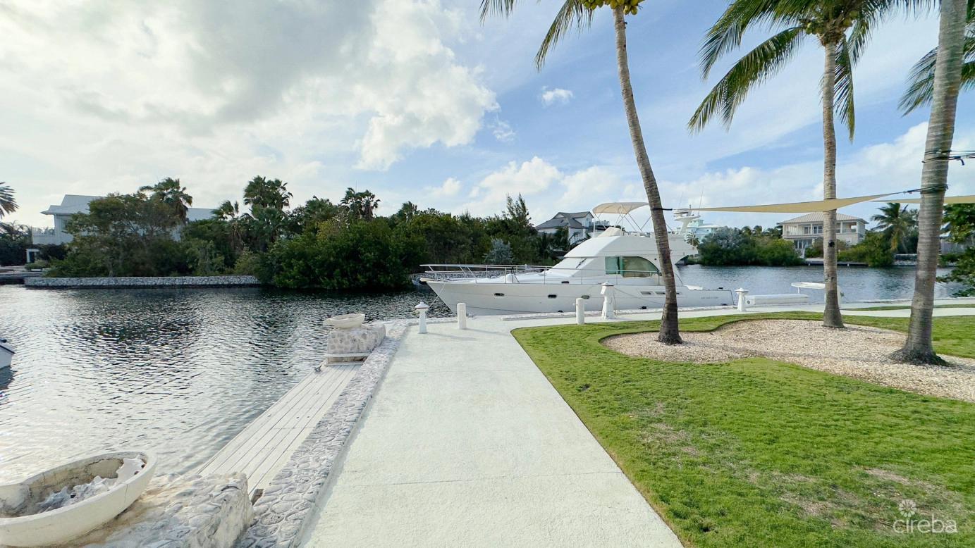 4 Bedroom Canal Front Home in Yacht Club, Cayman Islands — photo 4