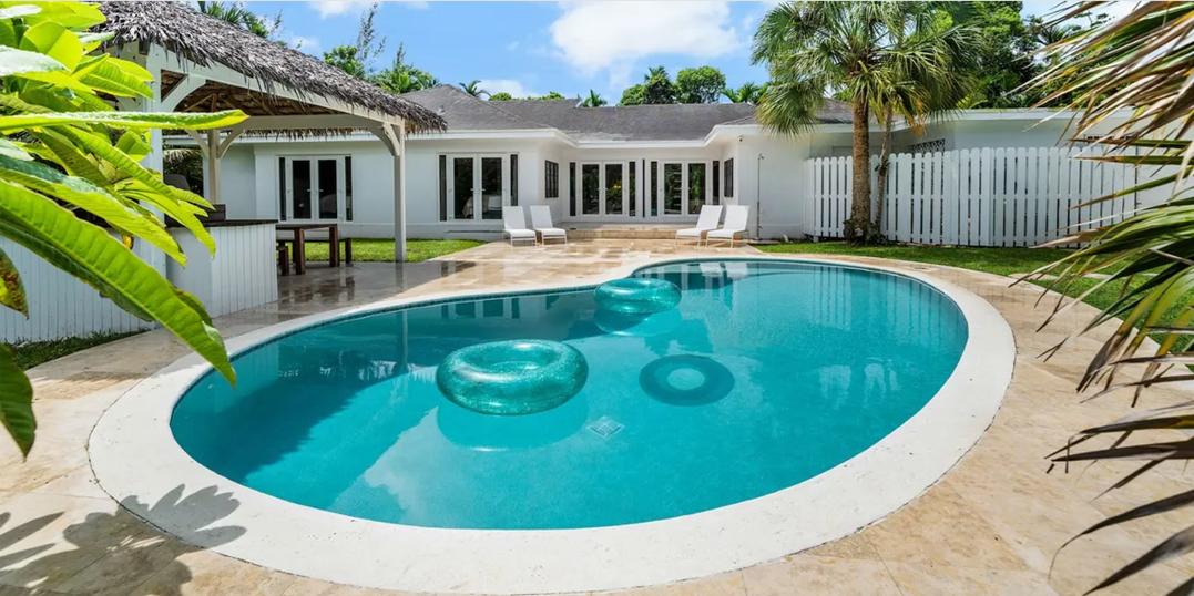 4BR Martini House in Skyline Heights Bahamas — photo 2