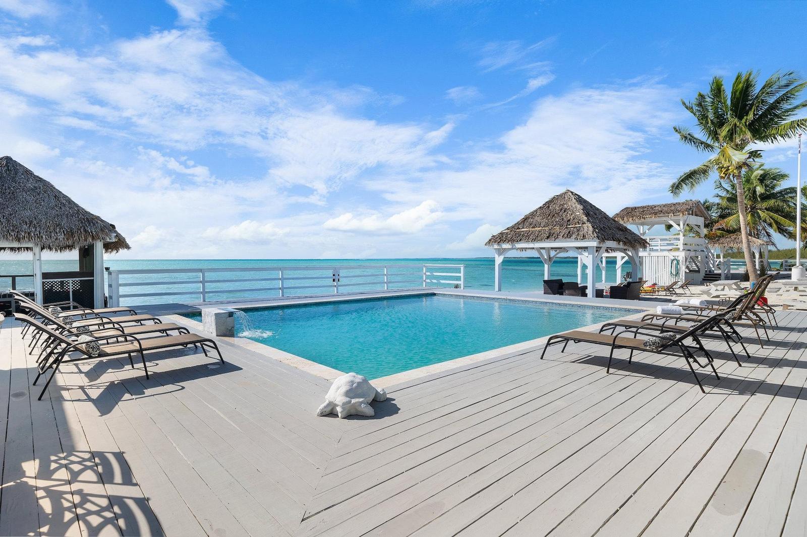 10 bedroom Residence for sale — COCONUT BEACHFRONT ESTATE in Abaco Islands, The Bahamas — photo 1