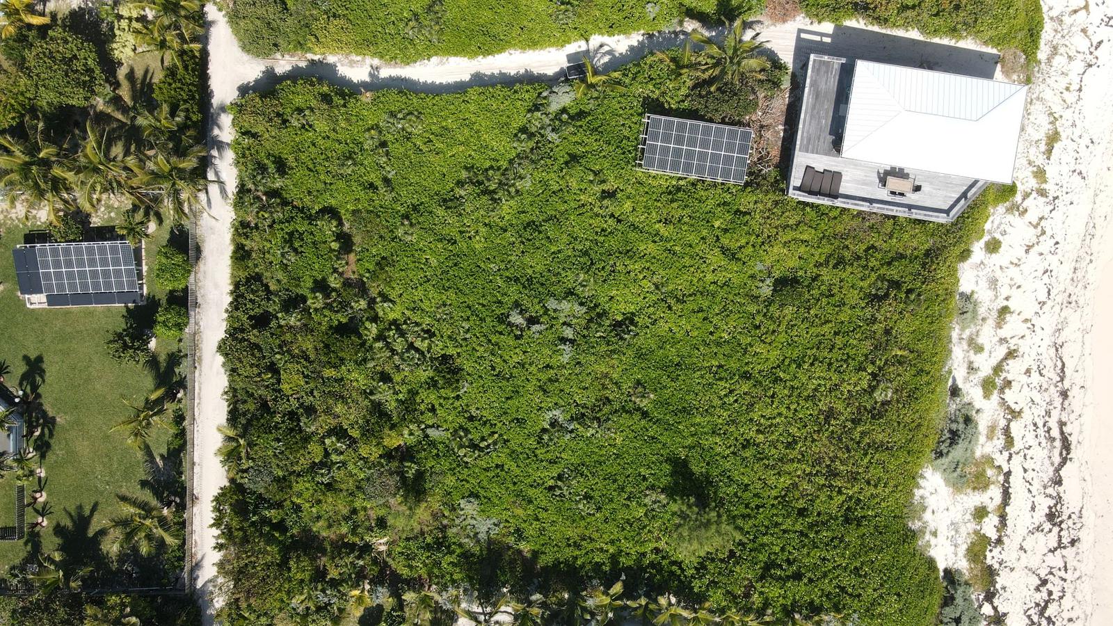 2 Bedroom Beachfront Cottage for Sale, White Sound, Elbow Cay, Abaco, Bahamas — photo 3