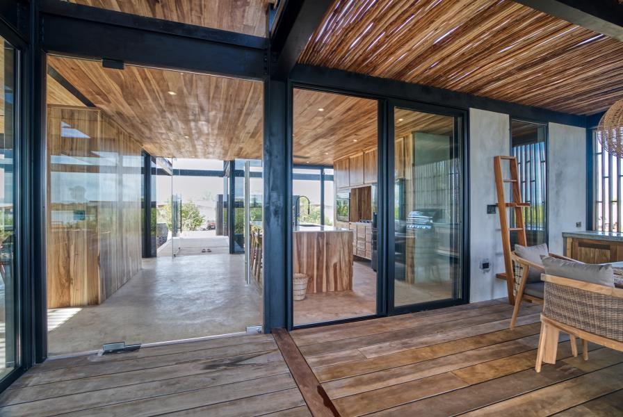 Stunning Contemporary Home in Gated Community — photo 4