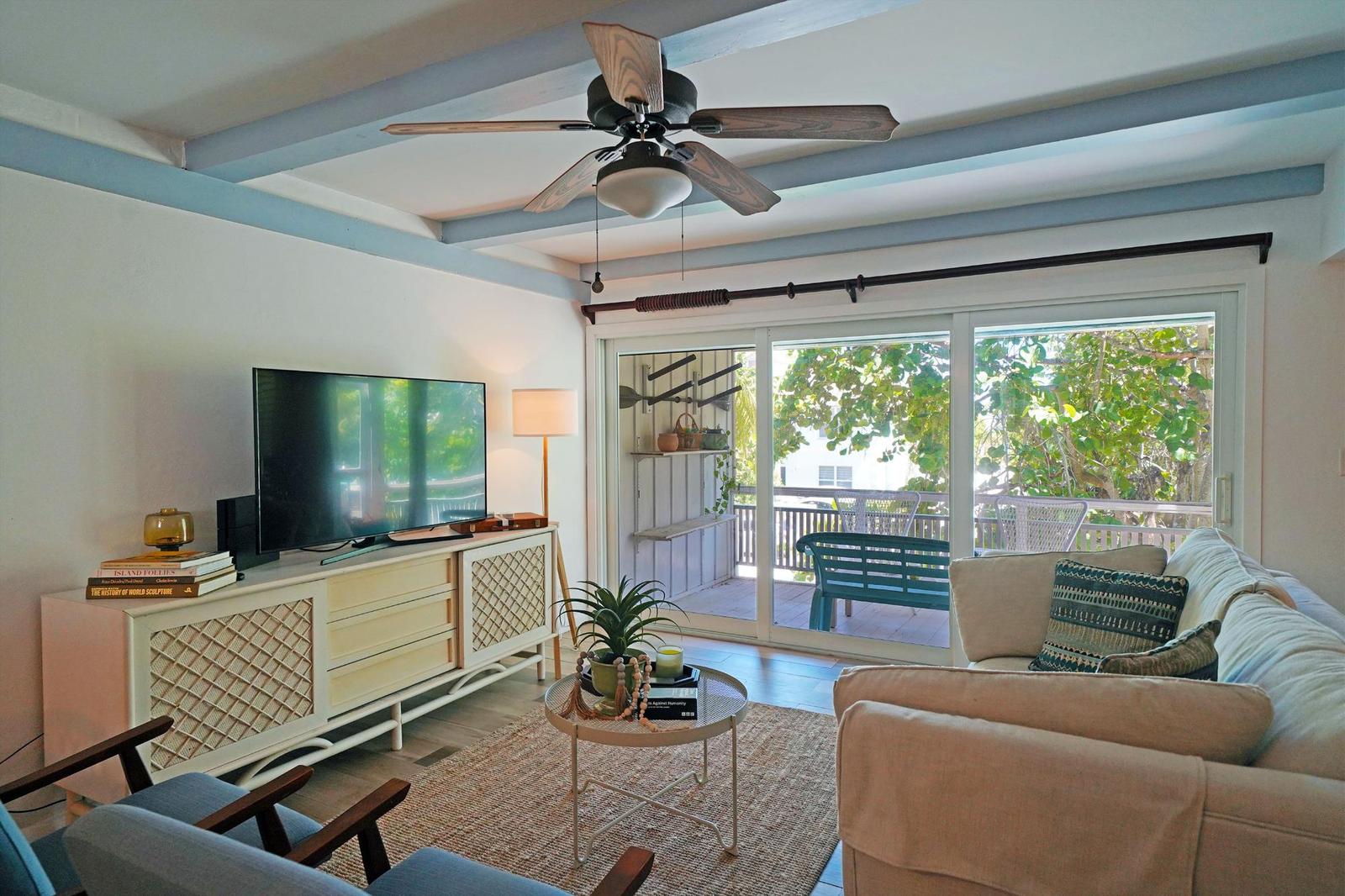 2 bedroom Apartment for sale — WEST BAY STREET in Nassau / New Providence, The Bahamas — photo 1