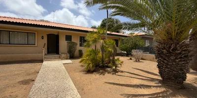 Spacious family home on freehold land — photo 1