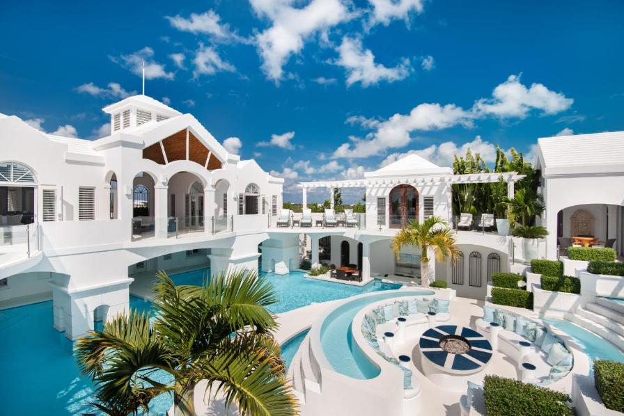 Mandalay Expansive Beachfront 7BR Villa — photo 1