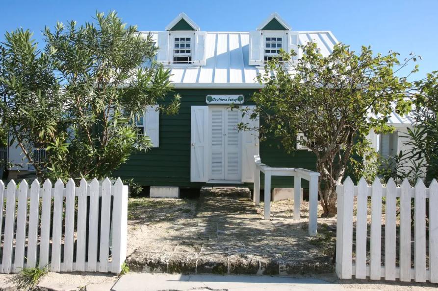 2 Bedroom Waterfront Home for Sale, Hope Town, Elbow Cay, Abaco, Bahamas — photo 3