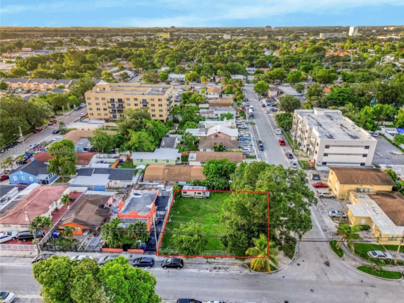 0.18 Residential Corner Lot in Allapattah, Miami — photo 1