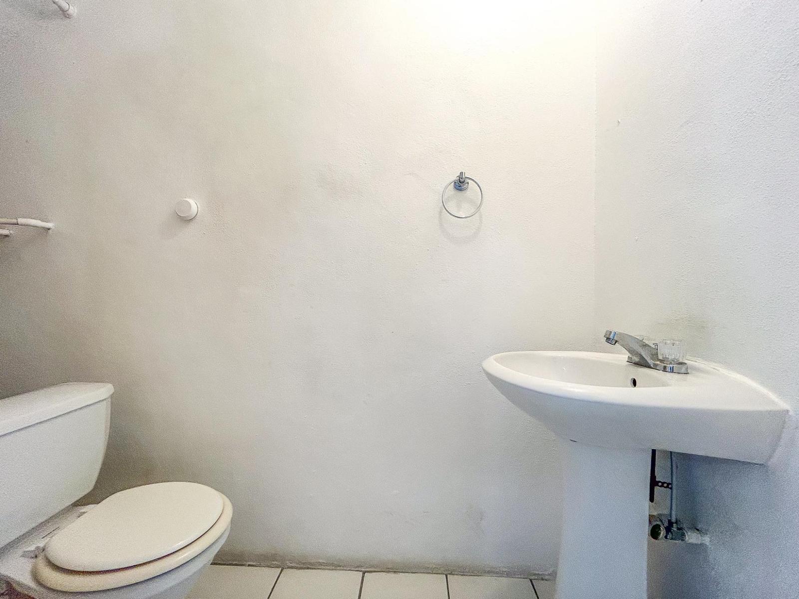 2 bedroom Apartment for sale — MANDINGO ALLEY, FOX HILL in Nassau / New Providence, The Bahamas — photo 5
