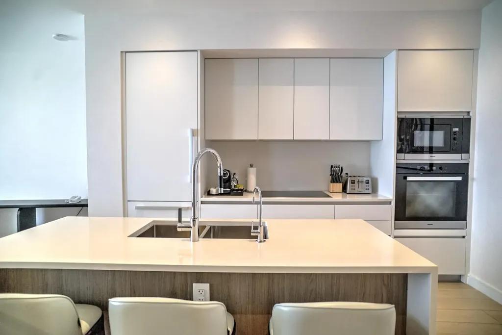 2-bedroom condo in Nassau with beach access — photo 4
