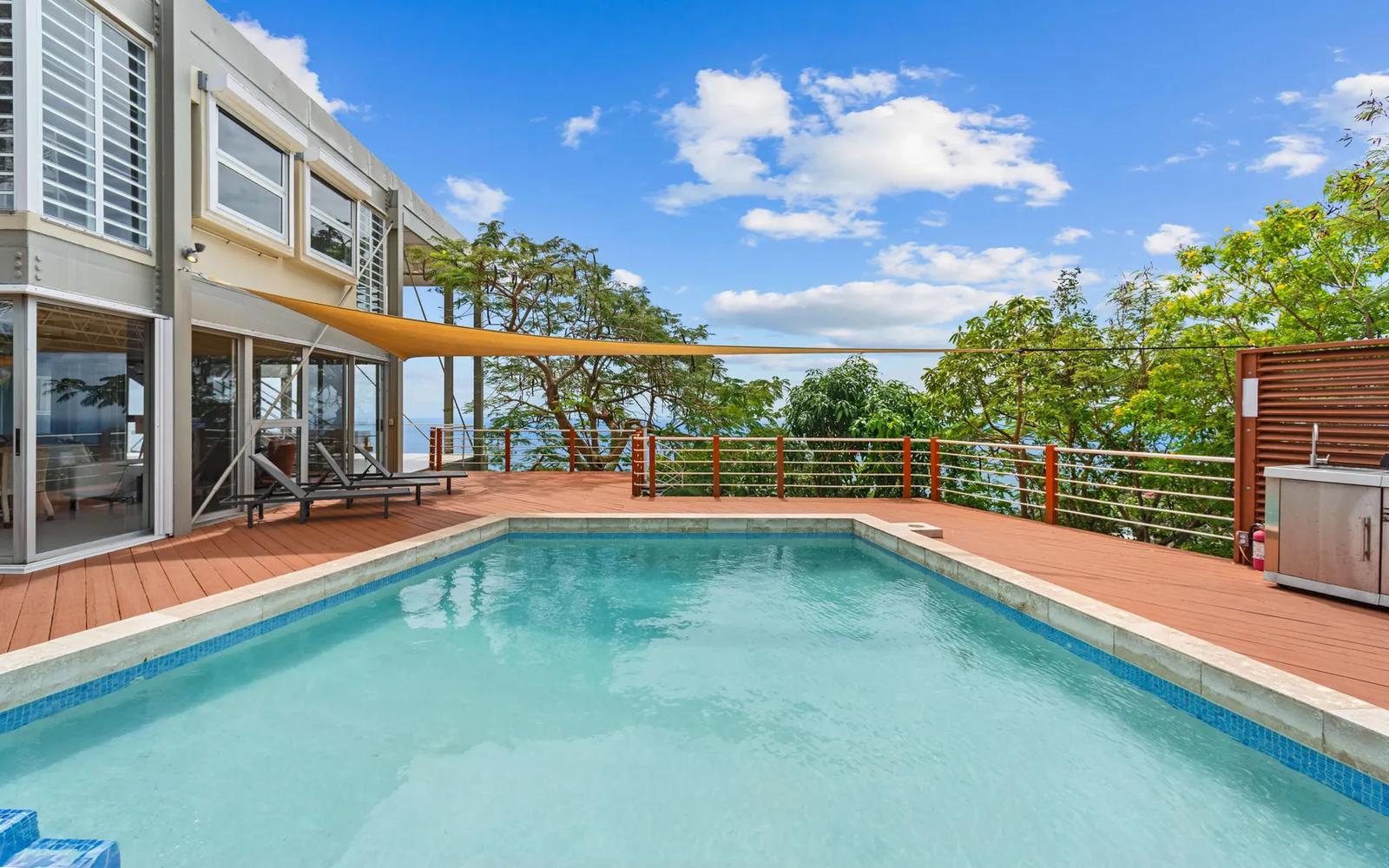 5 Bed, 4 Bath Villa in Frenchmans Bay — photo 3