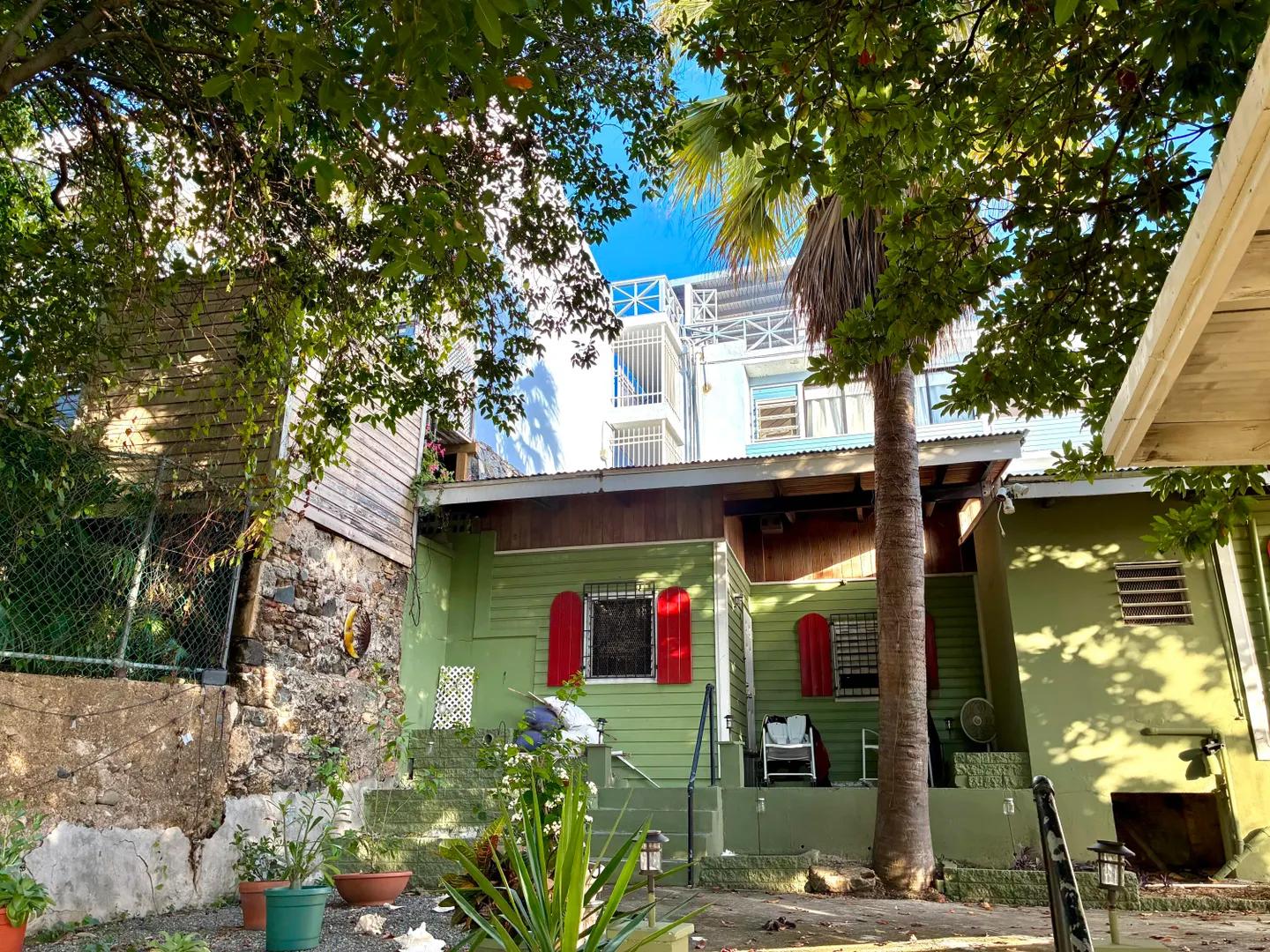 1 Bed / 1 Bath Apartment in Christiansted Town — photo 1