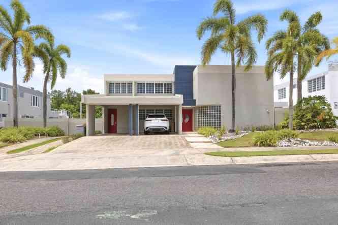House for sale in San Rafael Estates, Puerto Rico — photo 1