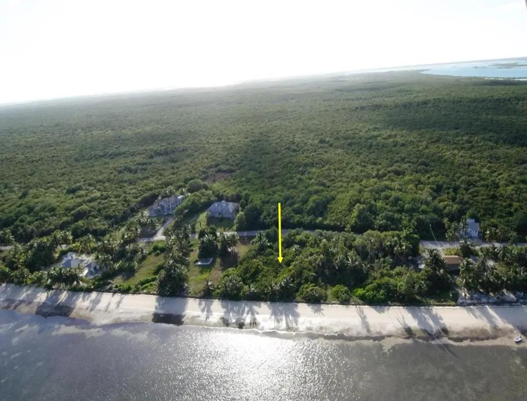 Beachfront 0.617-acre parcel in Pleasant Bay, Andros Island — photo 1