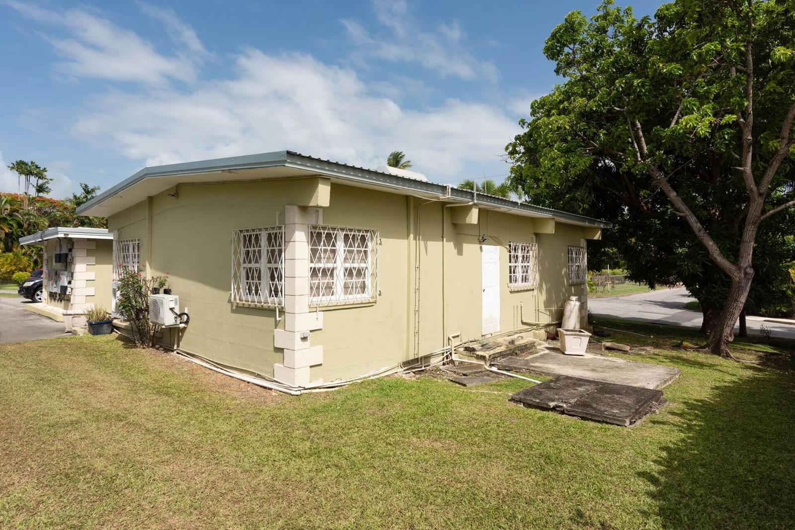 5 Bedroom Commercial Property for Sale in Holetown, Barbados — photo 2