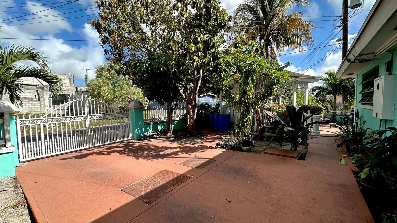3 bedroom Residence for sale - 36 BAY GERANIUM AVENUE — photo 3