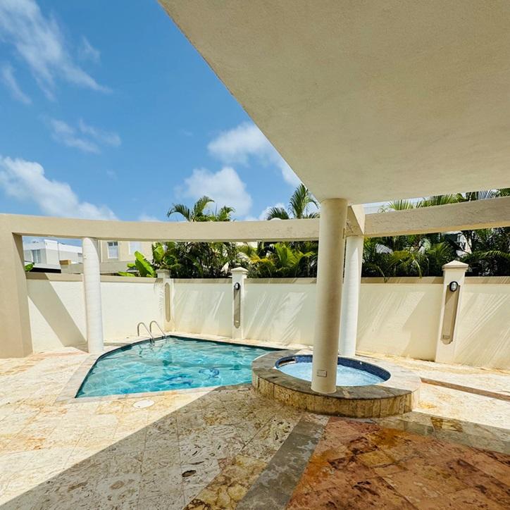 Estancias Reales Elegant 5BR Home — photo 3