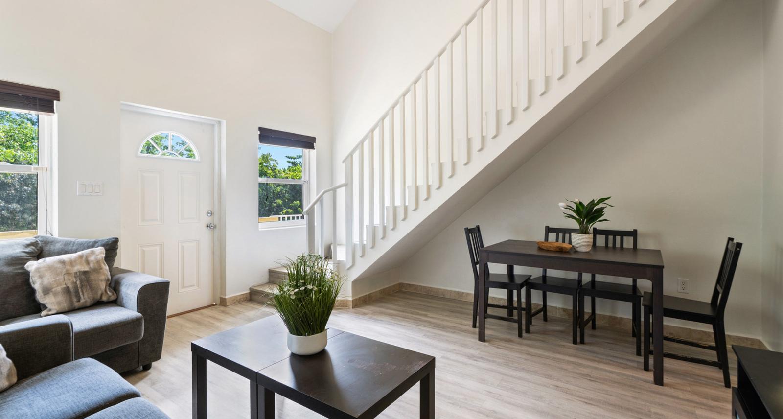Freehold - Turnkey, Refreshed & — photo 3