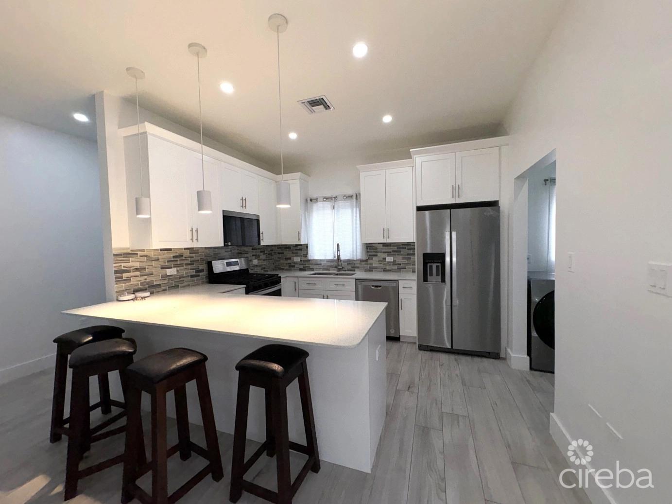 6 Bedroom Duplex in Lower Valley, Cayman Islands — photo 4