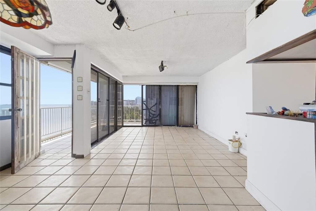2 bedroom Condominium for sale — 4633 Isla Verde Ave, Carolina, PR — photo 2