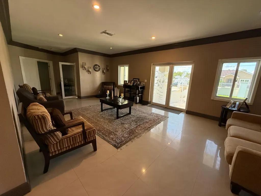 3-bedroom house in Freeport, Bahamas — photo 2