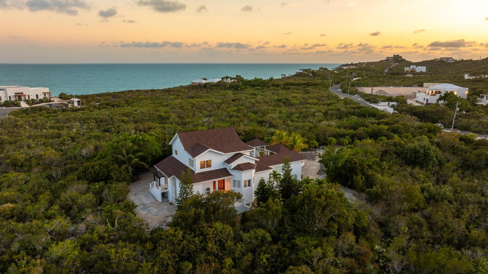 4 Bed, 5 Bath Villa in Turtle Tail, Providenciales — photo 4