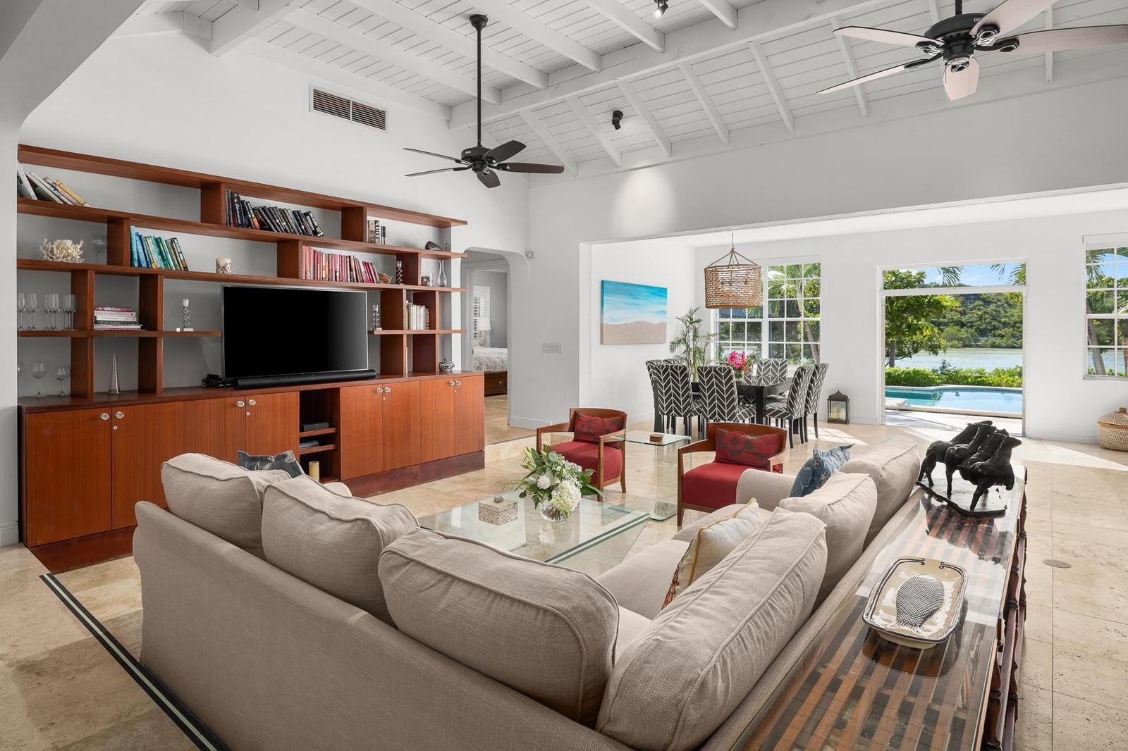 Shutters Villa - 5 Bed Waterfront Property in Providenciales — photo 5