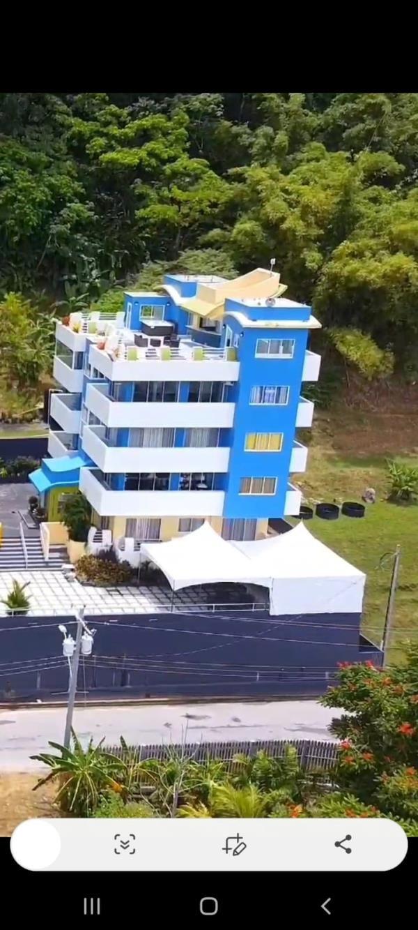 Four Storey Hotel Near The Sea — photo 5