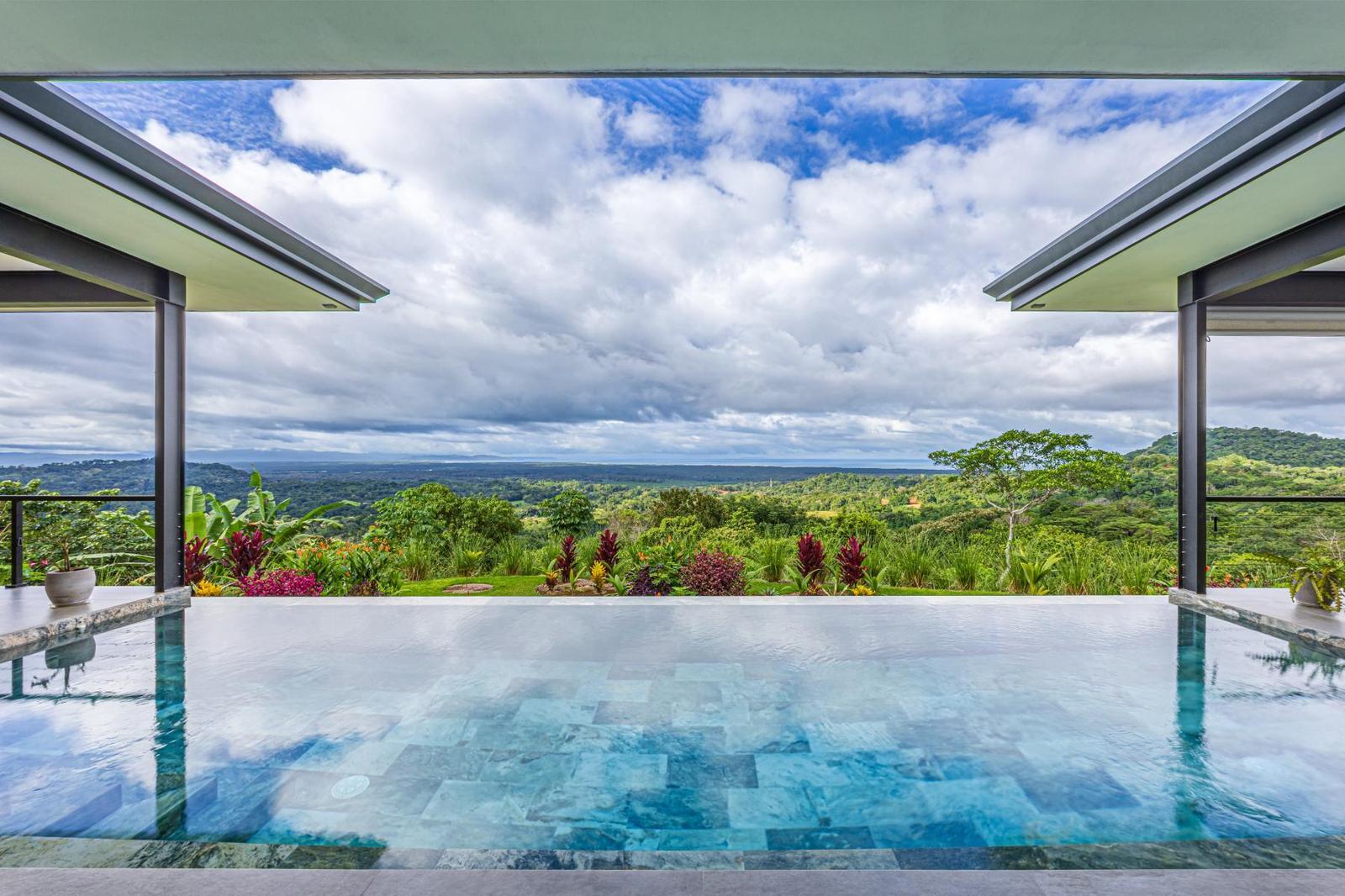 4 Bedroom Ocean-View Home for Sale, Tres Rios, Ojochal, Puntarenas, Costa Rica — photo 5