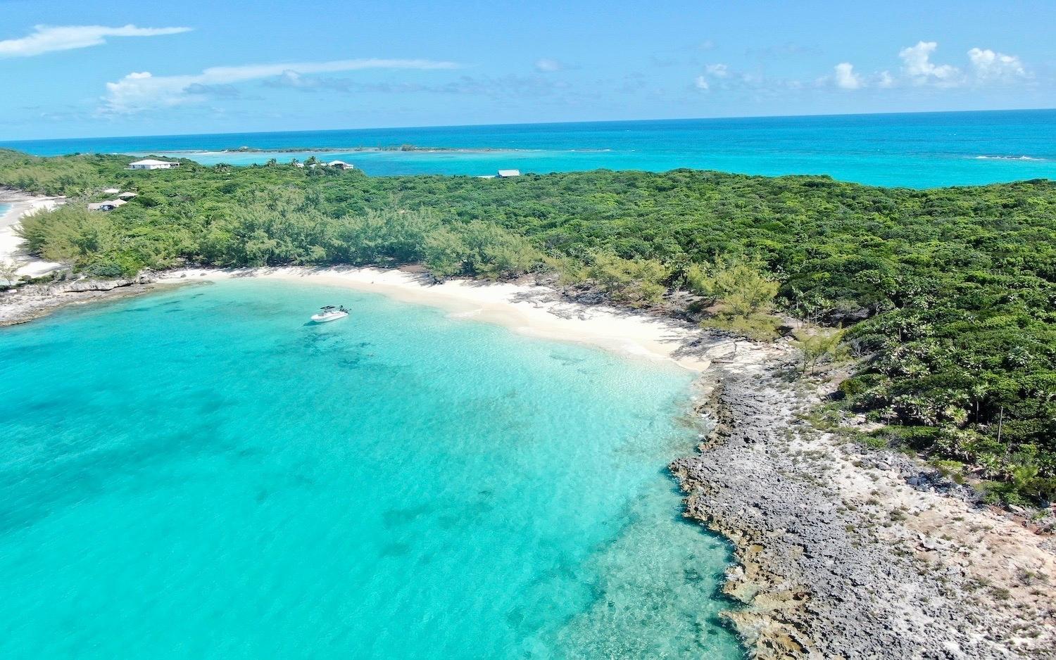 # 18 ROSE ISLAND ESTATES in Nassau / New Providence, The Bahamas — photo 4