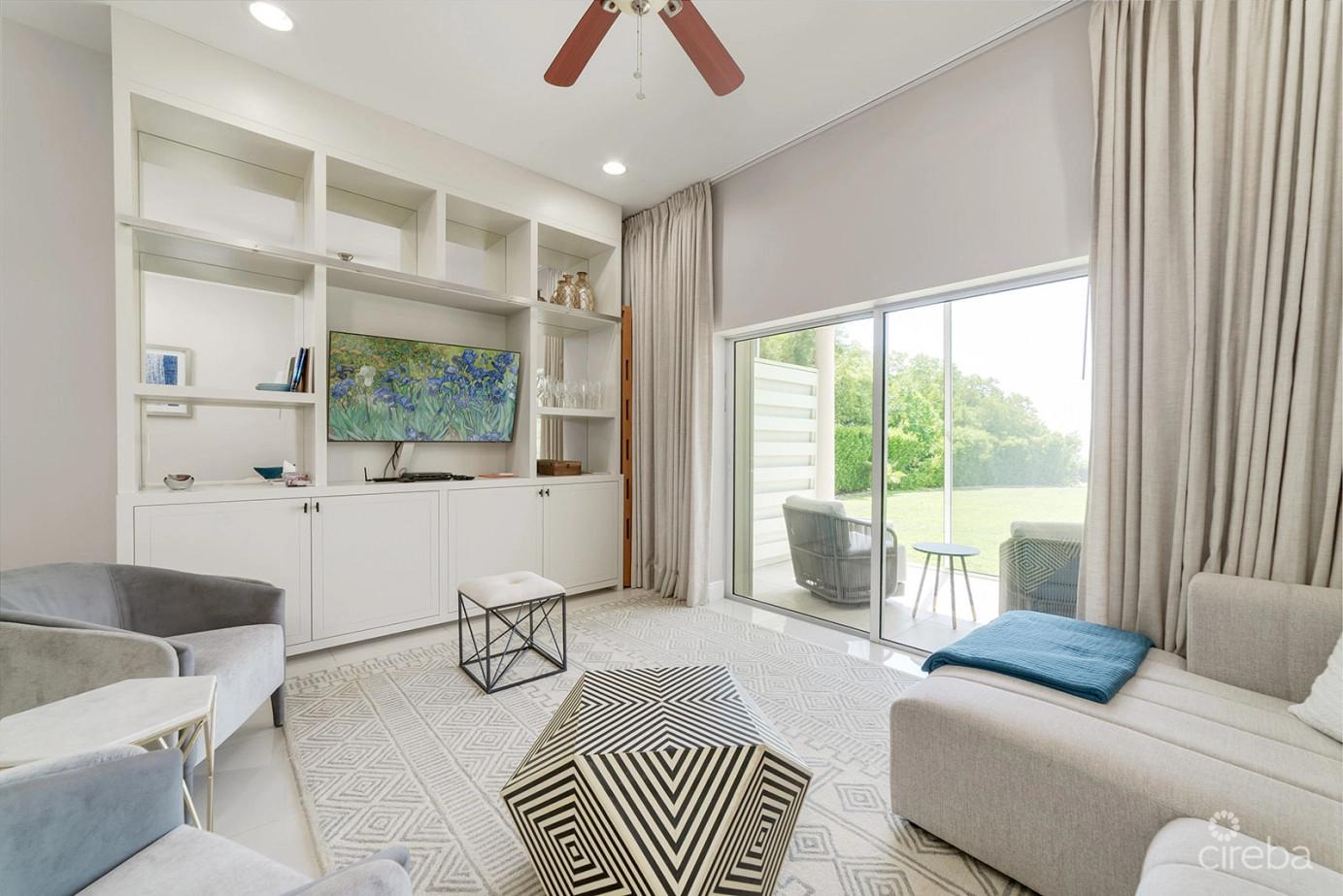 Snug Harbour Villas #2 - Oceanfront Townhome in the Cayman Islands — photo 2