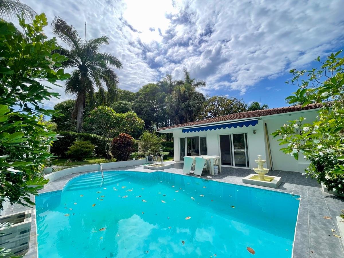 Charming Tropical Villa in a Peaceful Gated Community - Living Surrounded by Nature — photo 2