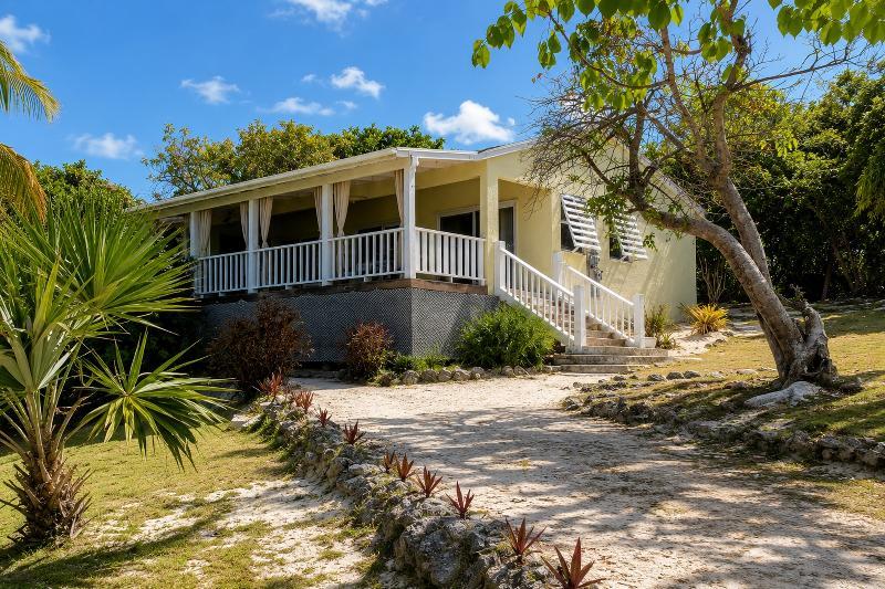 "The Seaside" 2-Bedroom Home Near Governor’s Harbour — photo 2