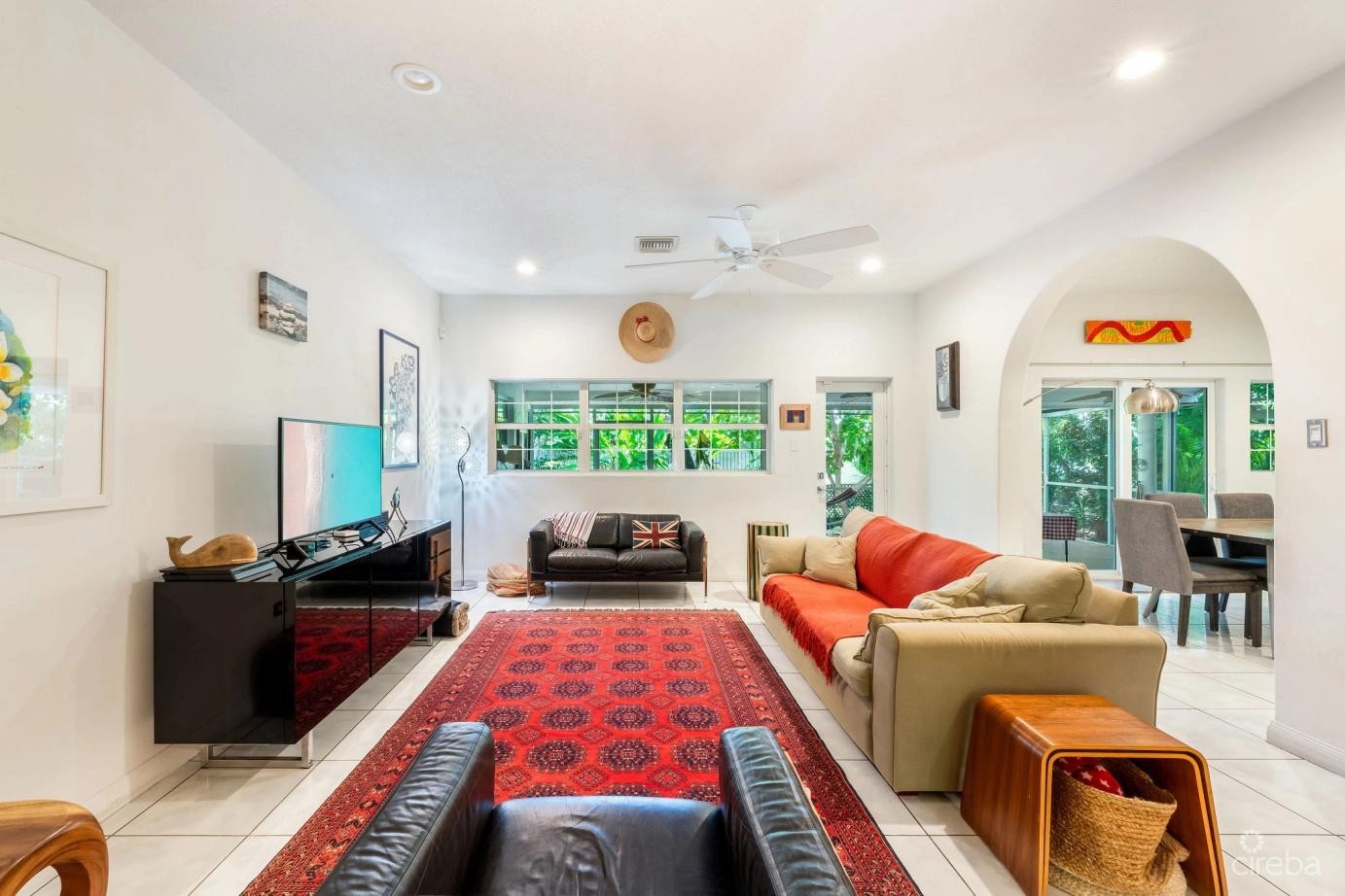 4 bedroom property for sale - Mulberry Drive 35, South Sound Home in the Cayman Islands — photo 3