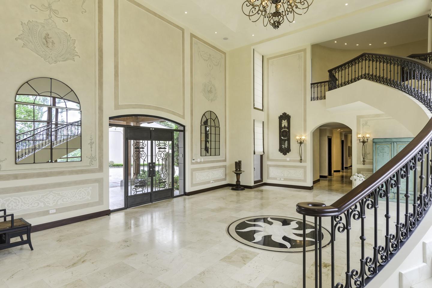6 Bedroom Luxury Villa for Sale in Escazu, San Jose, Costa Rica — photo 3
