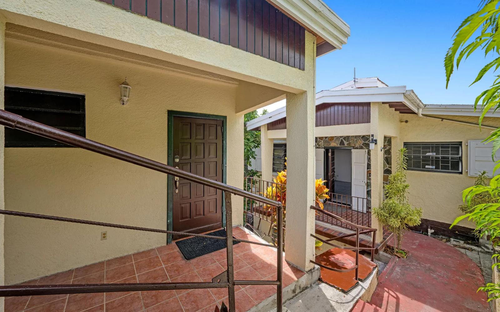 6-Unit Investment Property with Ocean Views on St. Thomas — photo 3