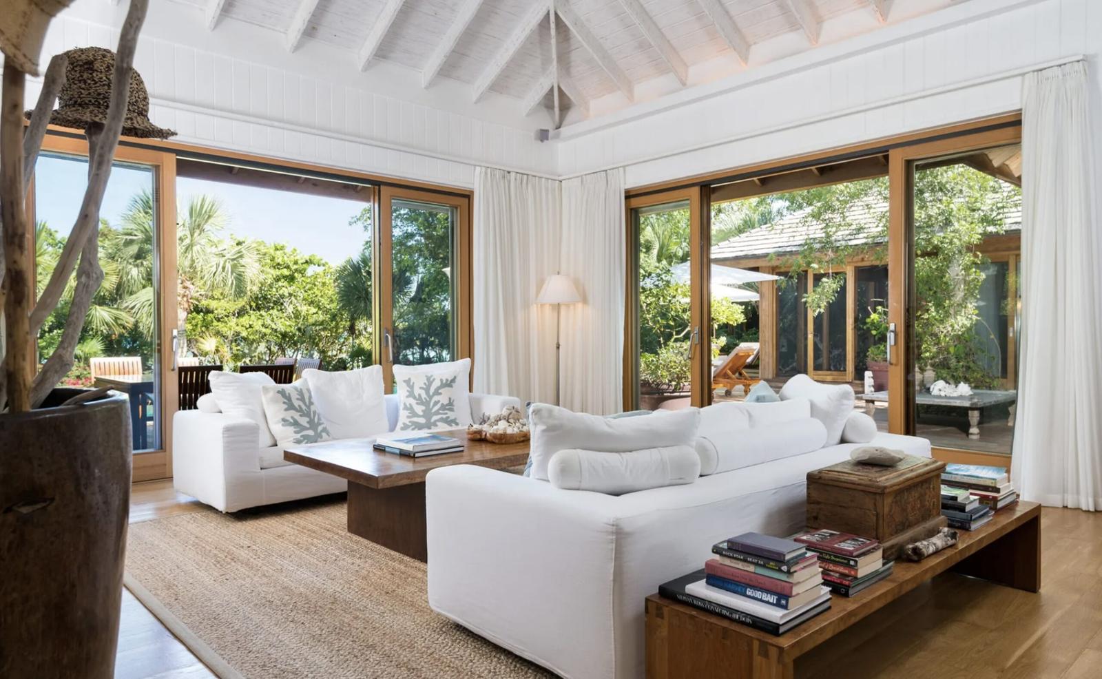 Price Reduced ~Lucky House Parrot Cay Turks and Caicos — photo 4