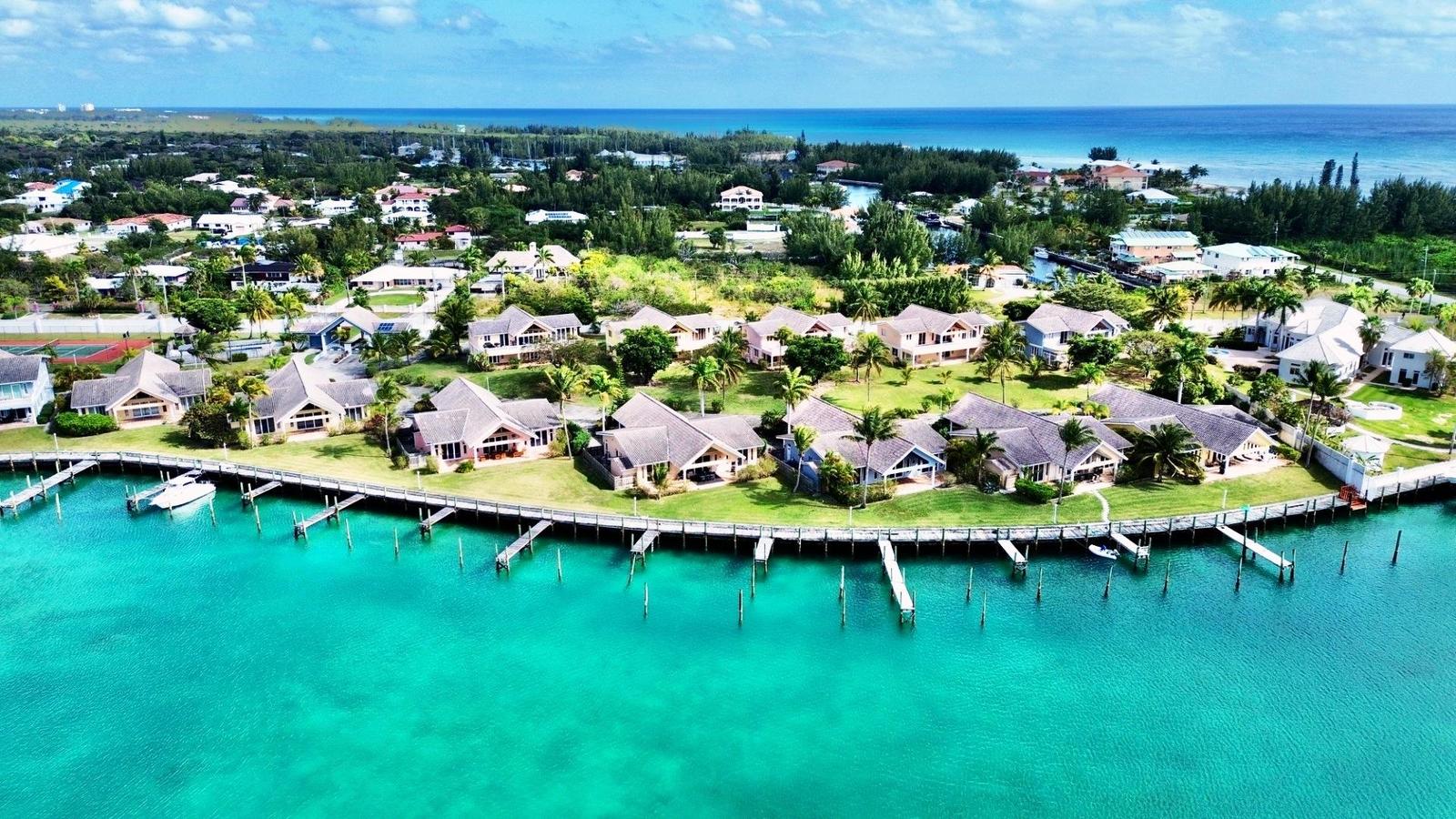 4 Bedroom Residence for sale at WATERS EDGE, Grand Bahama — photo 1