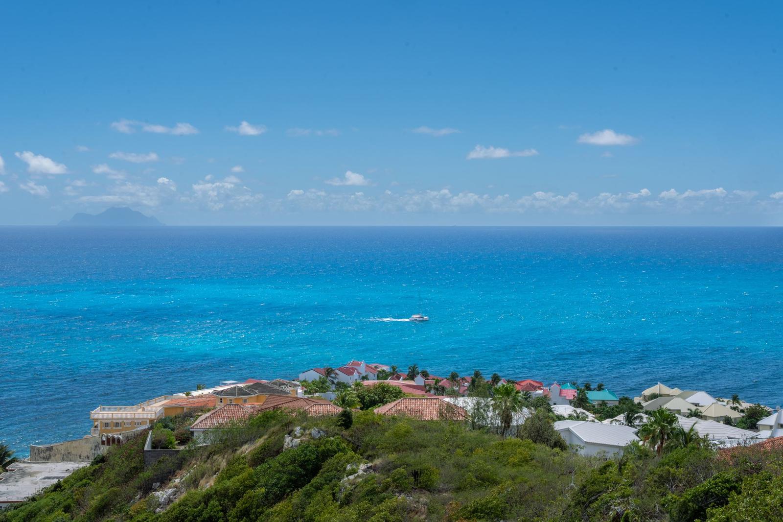 Jumbo Suite with STUNNING VIEWS, Italian finishings all on top of Pelican Hill, Pelican Key, St Maarten — photo 5