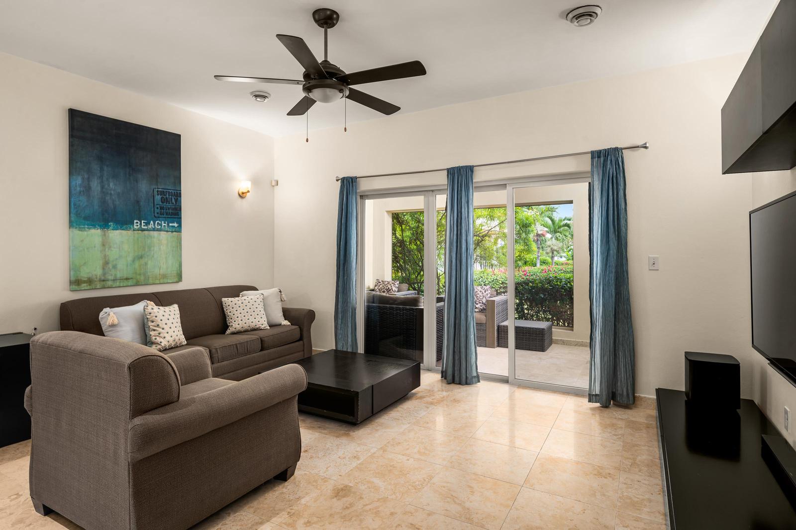 2 Bedroom Townhome for Sale, Palmyra, Grace Bay, Providenciales, Turks & Caicos — photo 2