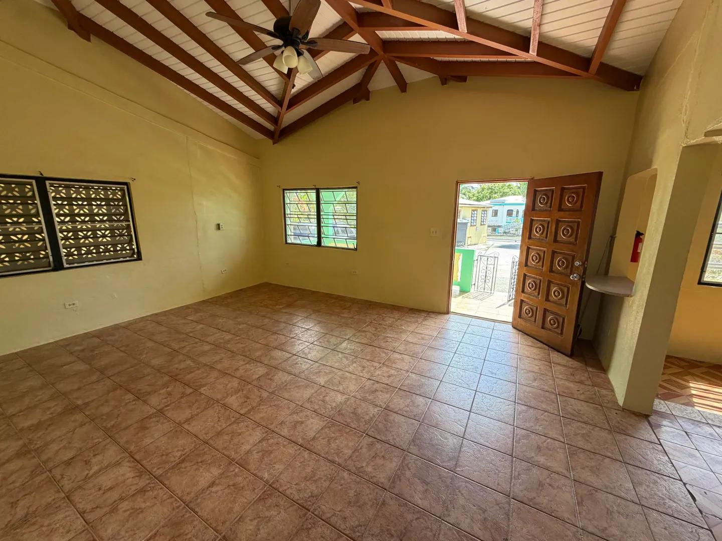 3 bed 2 bath house for rent in Frederiksted — photo 5
